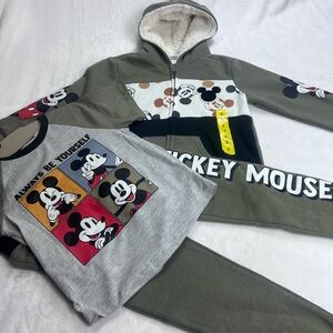 NWT Disney Mickey Mouse  3 pieces Set Joger  Hoodie and Shirt .Size 5